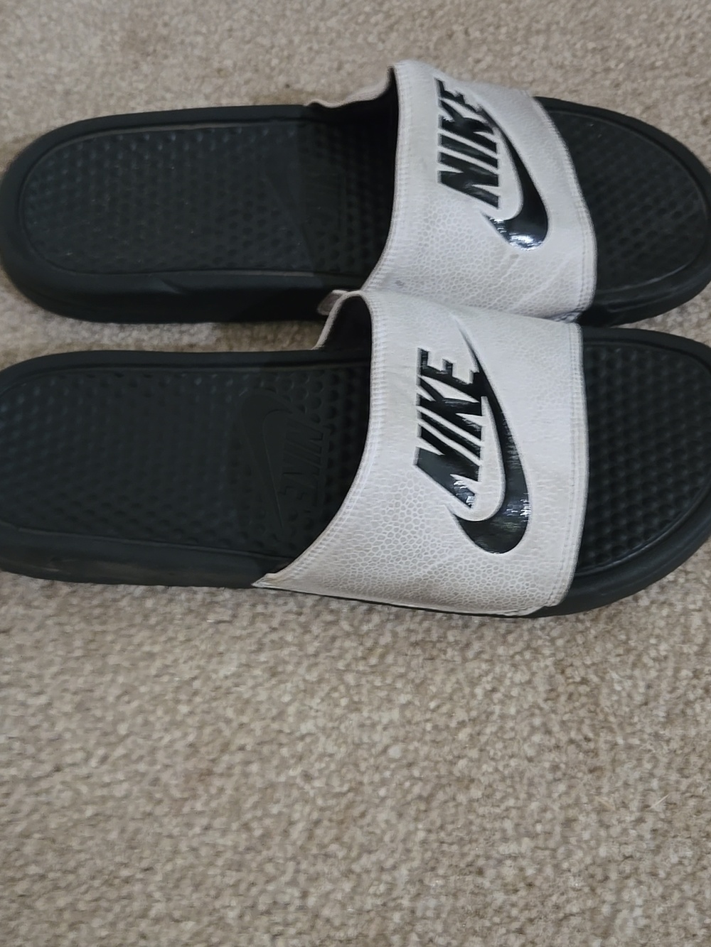 Nike Benassi Slides Shoes Men Size 12 Black White Comfort Sandals Slip On Swoosh - Picture 4 of 12